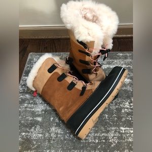 Girls | Size 5 | Cat & Jack | Fur Trimmed Winter Boots